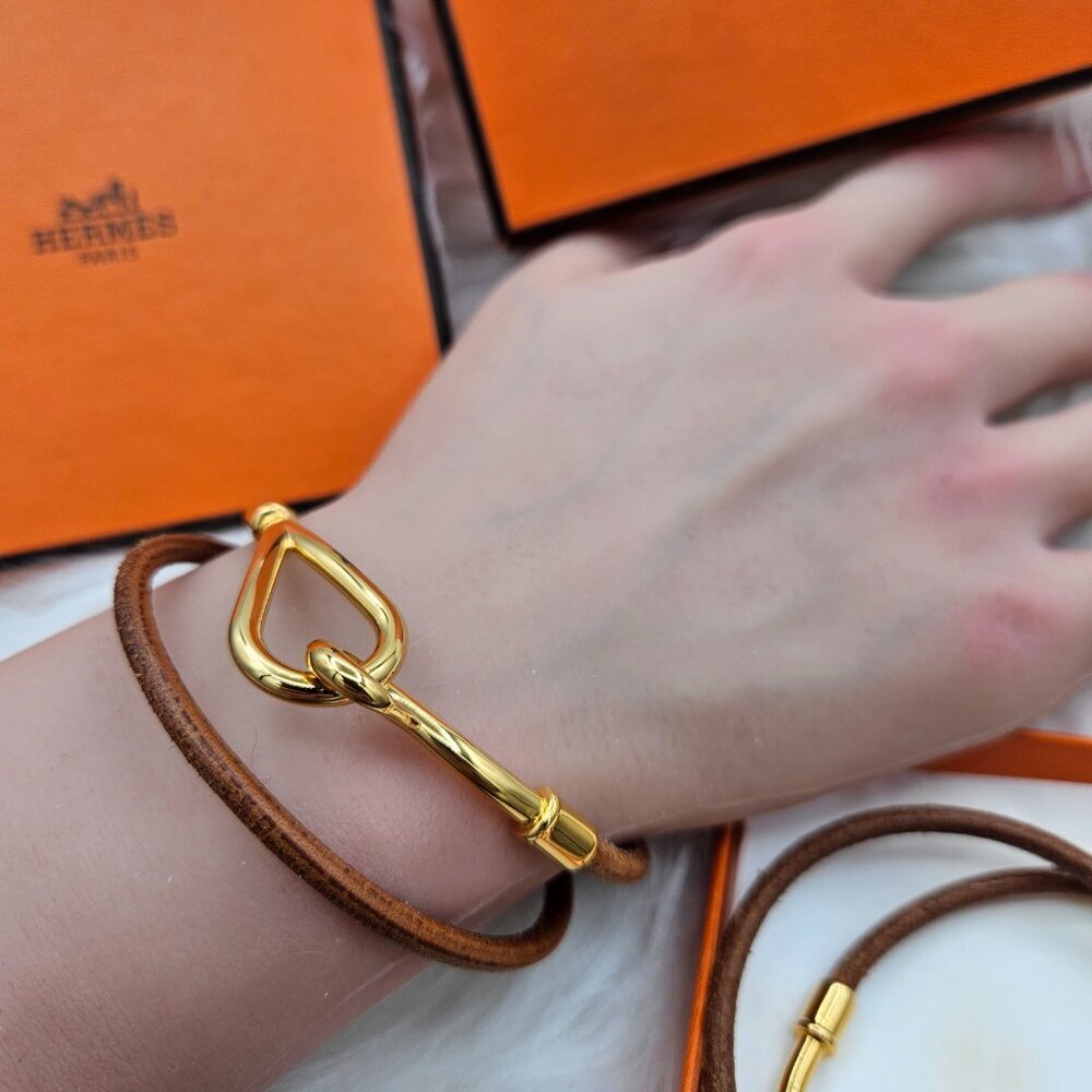 Hermès Brown Leather Hook Bracelet - Picture 3 of 15